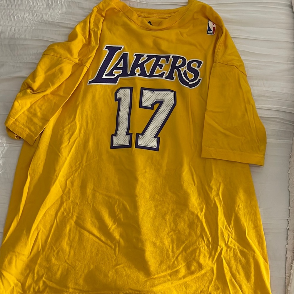 Lakers T shirt #17